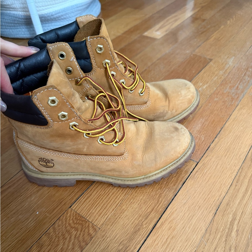 Timberlands. Women’s 7.5. Premium waterproof